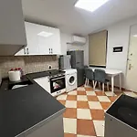 Sisterhood Hostel-Female Only