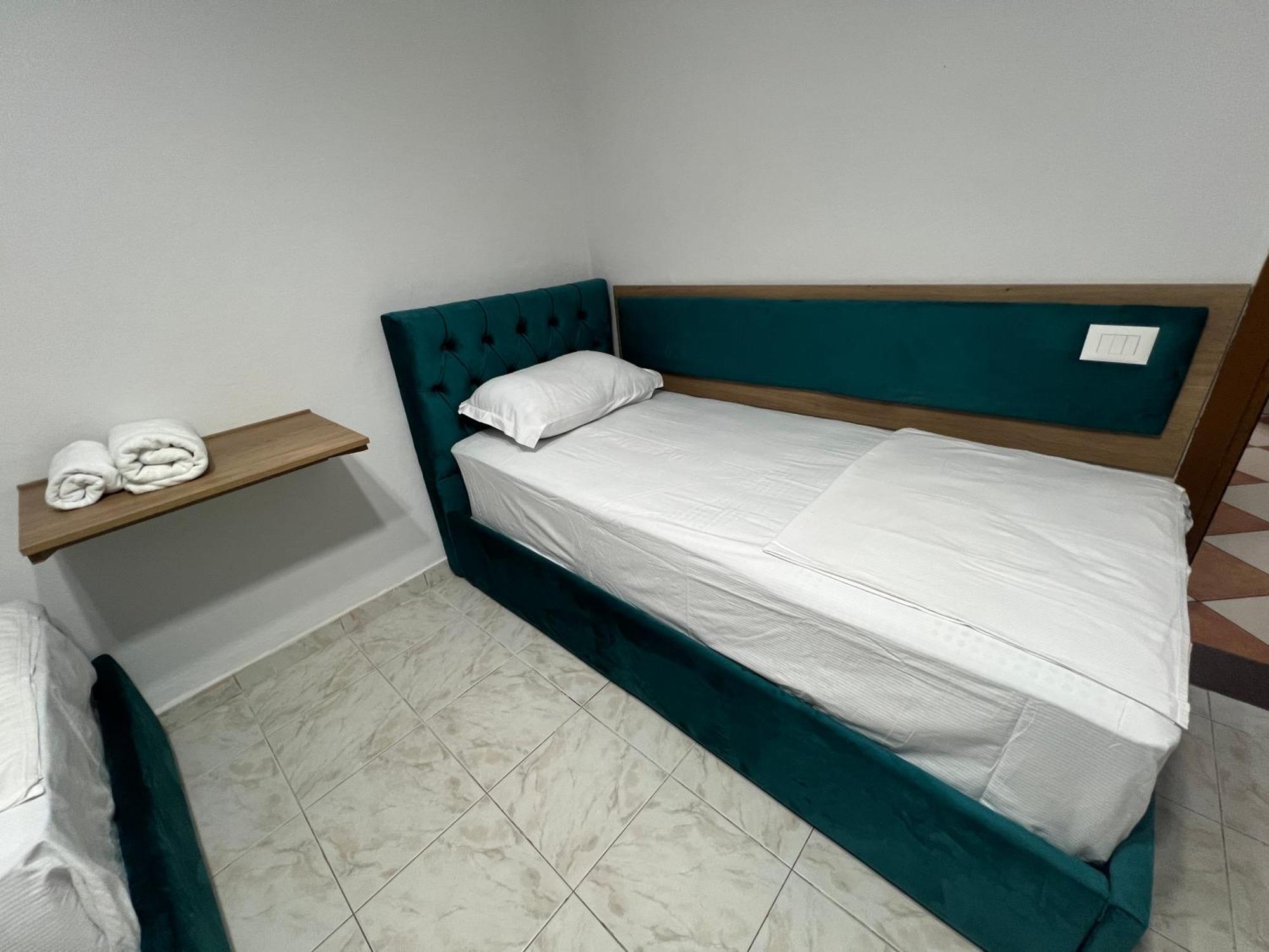 Hostel Sisterhood Hostel-female Only